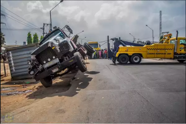 Loaded Container Truck Falls Along Lagos/Abeokuta Expressway.